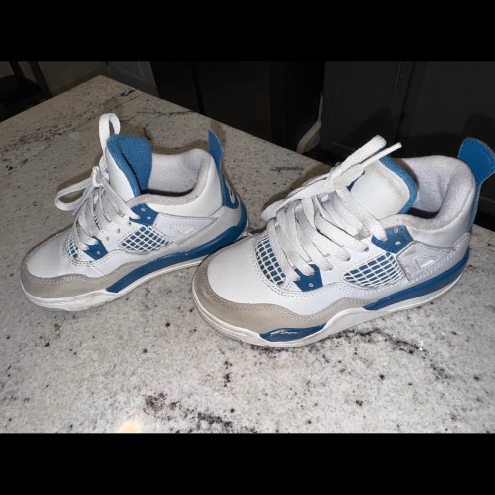 Jordan 4 Retro